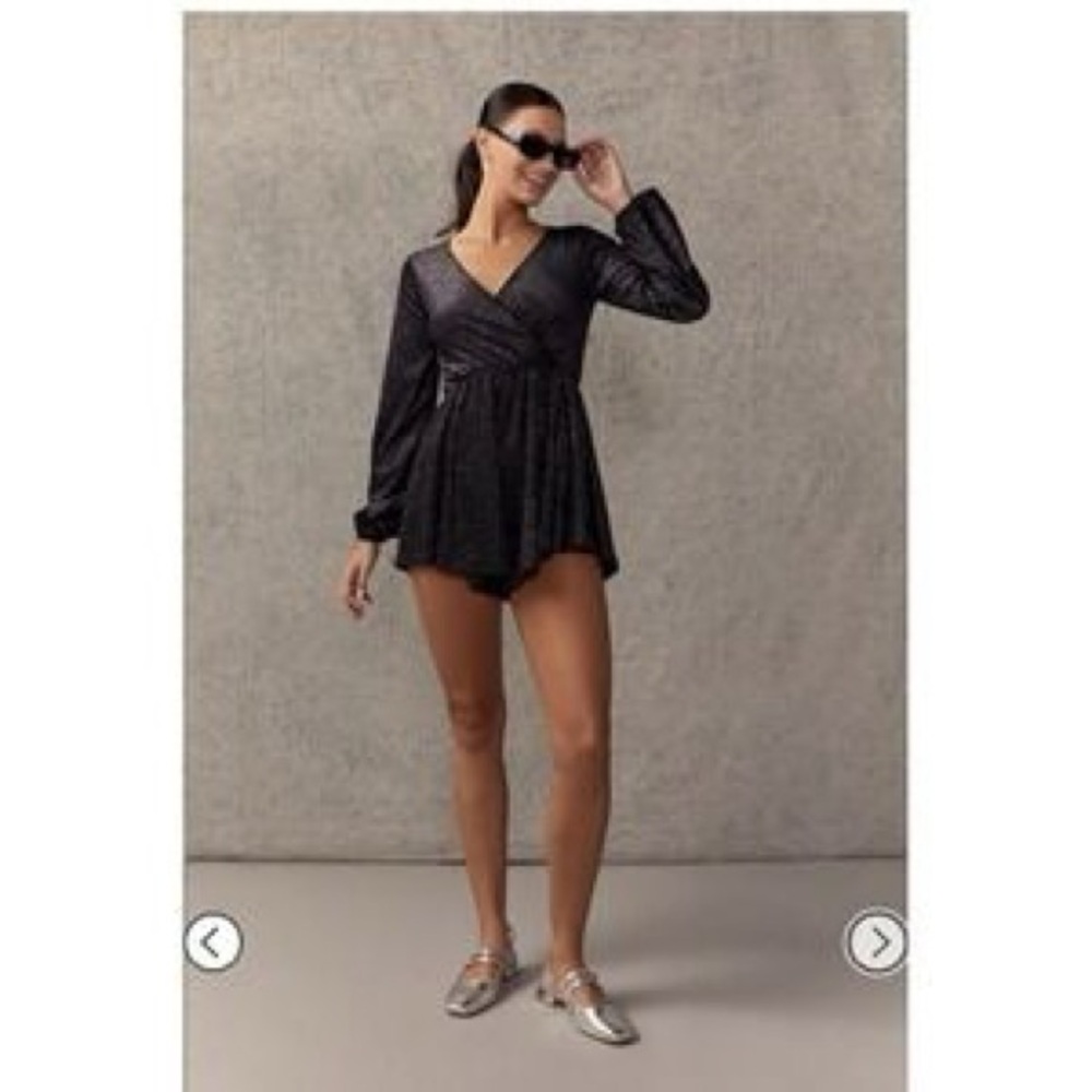 2/$30 NWT Francesca's Black & Rhinestone Long Sleeve Mini Romper Sz. XL #2227